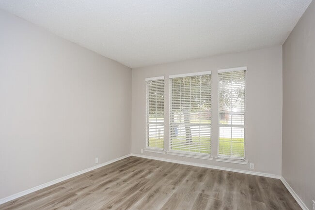 Photo - 2616 Lonesome Oak Dr