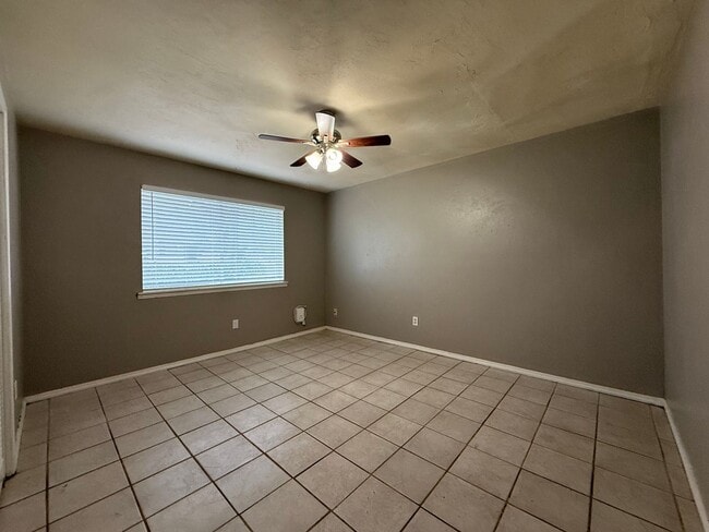Photo - BREWSTER ESTATES duplex available NOW! Unit 4223
