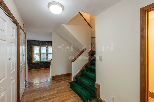 Photo - 425 Ansley St