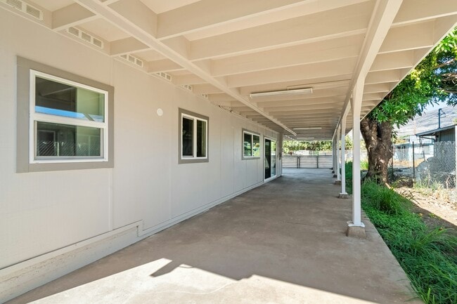 84-814A Farrington Hwy