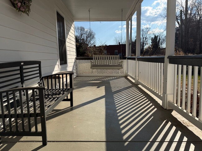 Photo - 5826 Railroad Ave