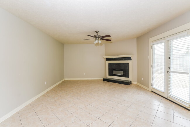 Photo - 8310 Woodland Willows Dr
