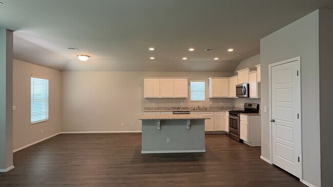 Photo - Welcome to your beautiful 4 bedroom, 2 bath home located in Bixby!