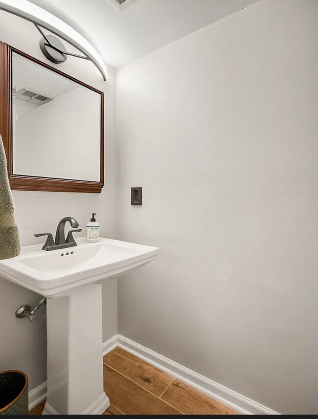 1502 Cedar Mountain Ct