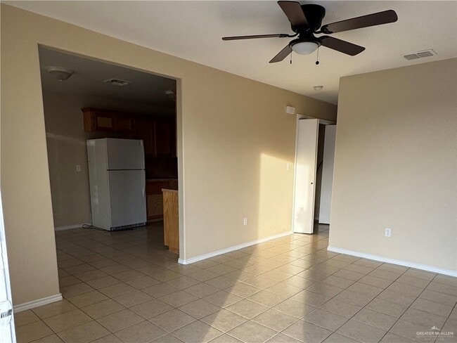 Photo - 8 Red Ants Dr