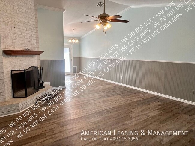 Photo - 819 Willow Oak St