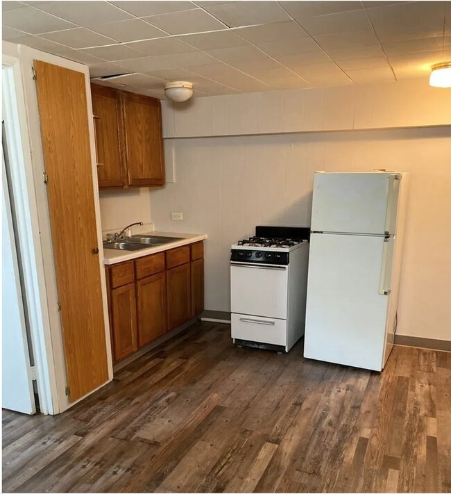 Photo - 605 W University Ave