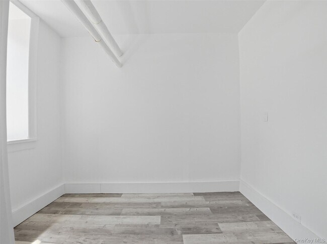 762 Brady Ave Unit Ground