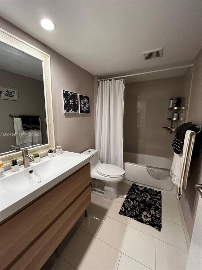 Photo - 1518 Whitehall Dr Unit 104