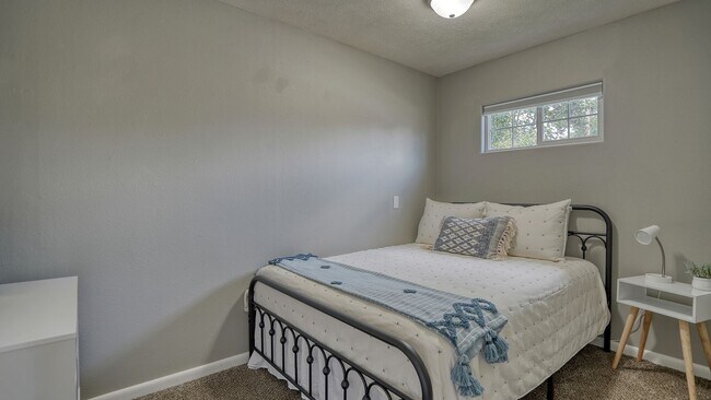 Photo - 2-bedroom/1 bathroom, parking included