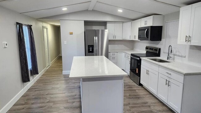 Photo - 837 Ethyl St