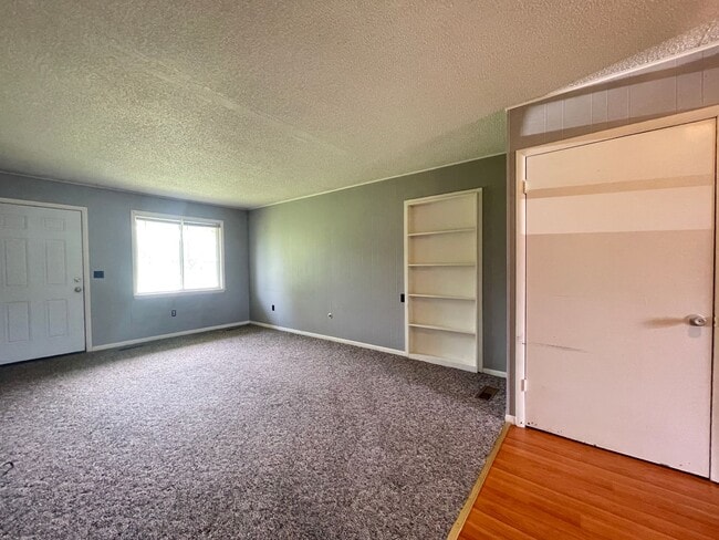 5364 S Hutchinson Ave Unidad B5