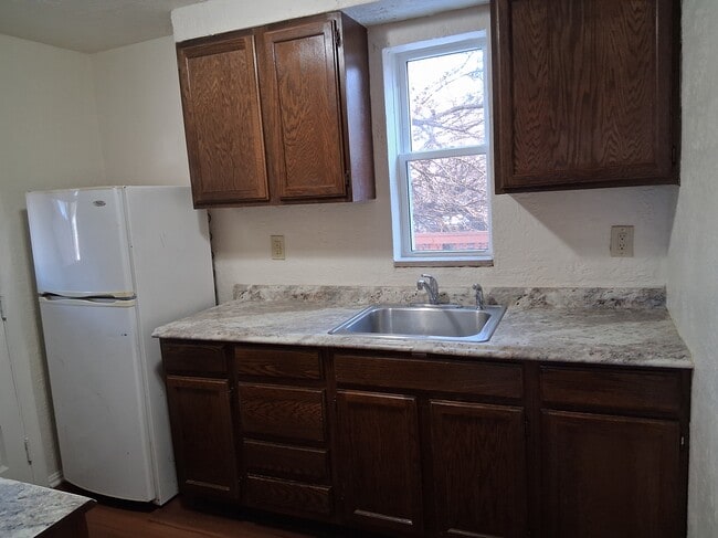 Kitchen - 405 Commonwealth Ave