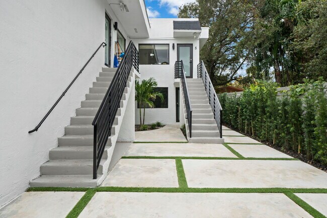 Photo - 37 NW 59th St