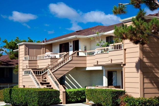 Pacific Pointe Apartments For Rent in San Clemente, CA