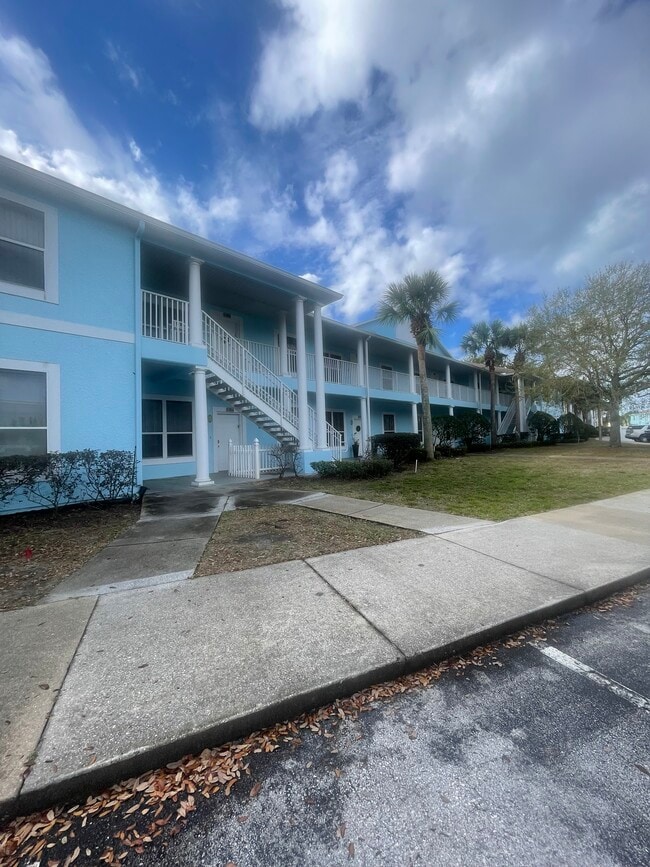 Building Photo - 3111 Sun Lake Ct Unit A