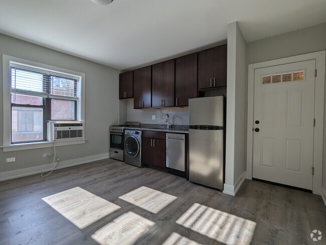 Building Photo - 423 W Belden Ave Unit B303 Rental