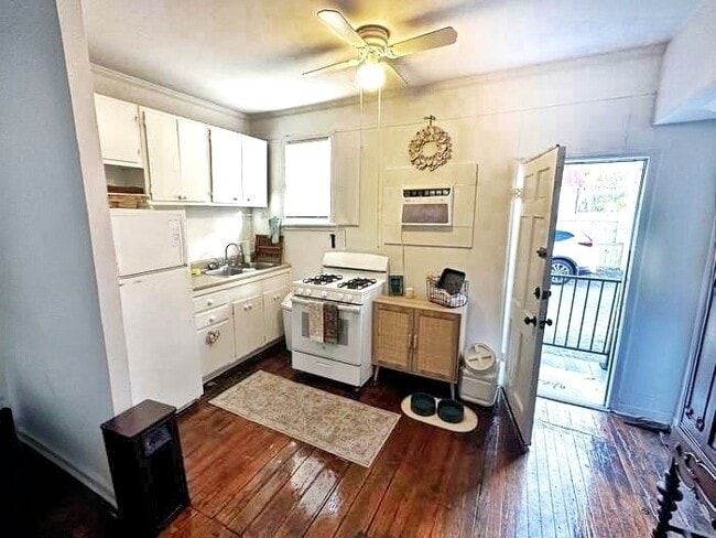 Photo - 199 Spring St Unit C (furnished studio)