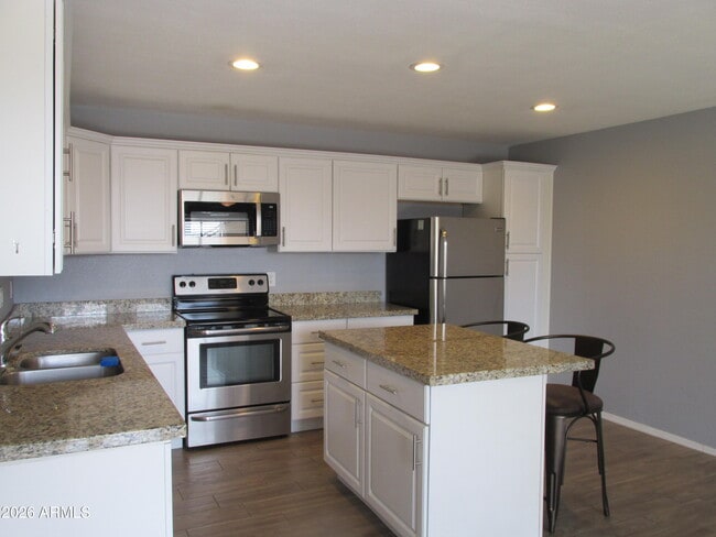 Photo - 1440 N Idaho Rd