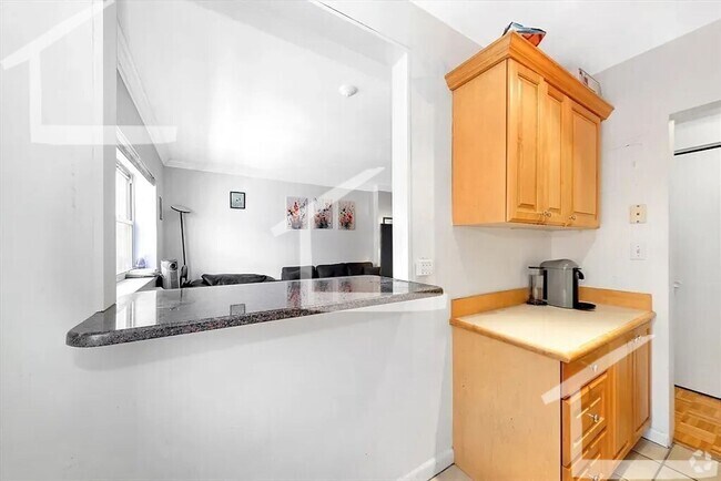 Building Photo - Spacious & Cozy 1BR in Coolidge Corner! Rental