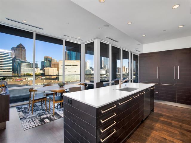 Building Photo - 2408 Victory Park Ln Unit 737