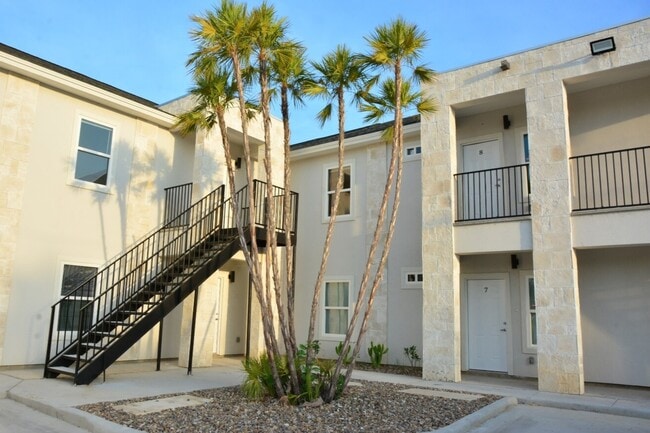 Photo - San Carlos Apartments