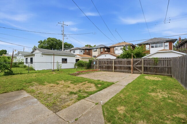 Photo - 5055 Lindenwood Ave