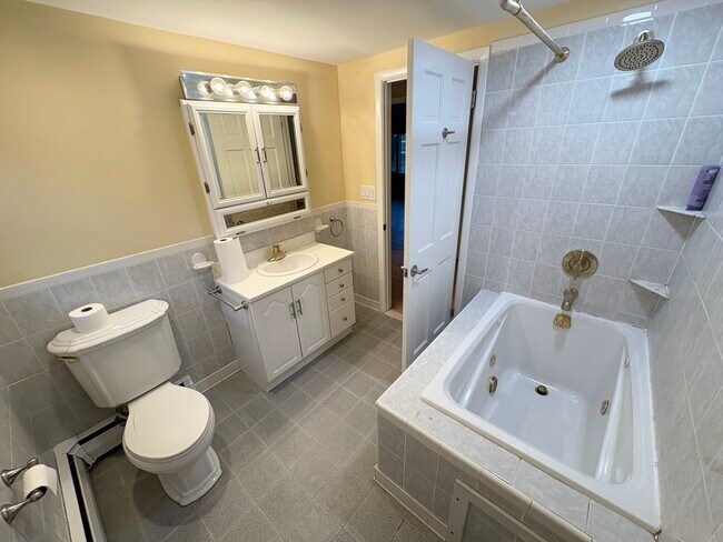 Photo - 12 Fieldstone Dr