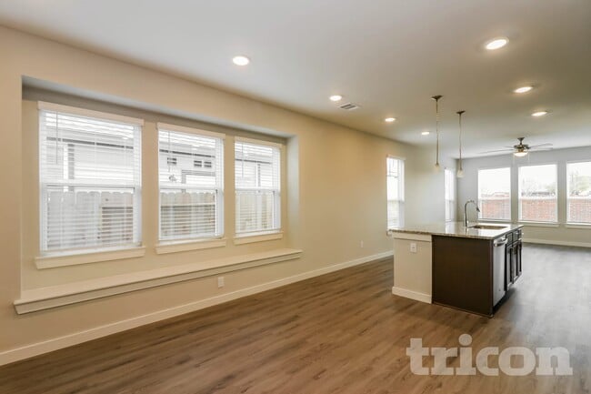 Photo - 2407 Foster Hl Rd