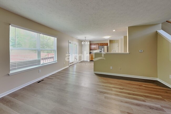 Photo - 5964 Keensburg Dr