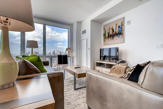 Photo - 605 W 42nd St Unit ID1016413P