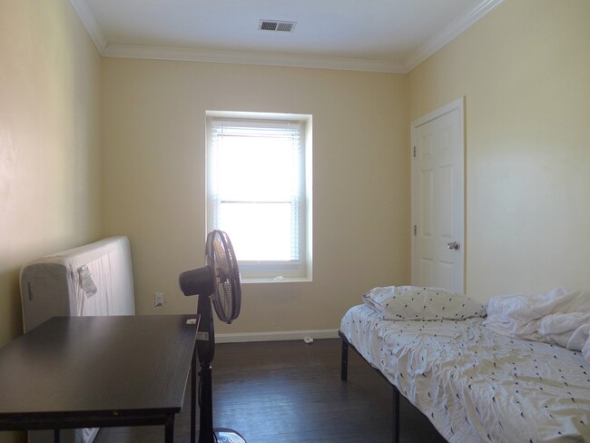 Photo - 26 Williams St Apartment