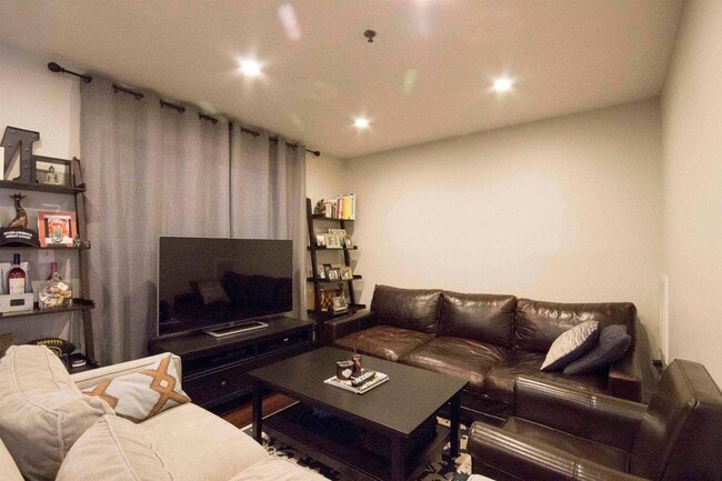 Building Photo - 409 Adams St Unit 2