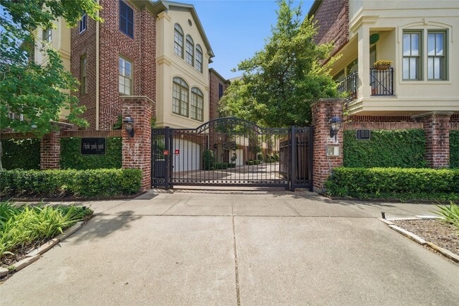 Photo - 1329 Hyde Park Blvd