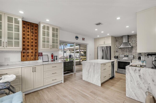 Photo - 821 Harrison St