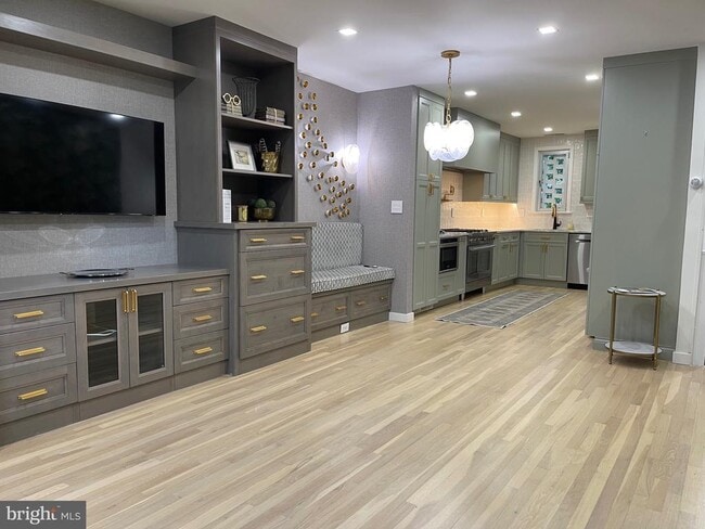 Building Photo - 704 3rd St SW Rental