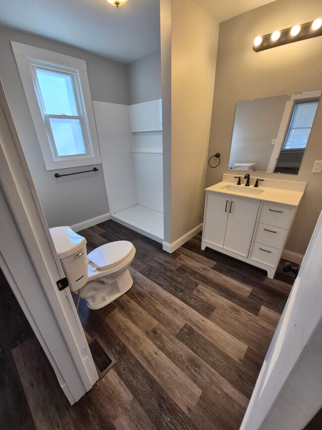 Photo - 3519 Marion St