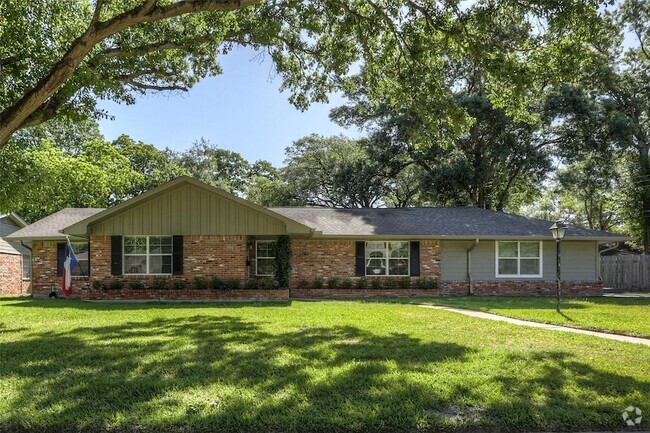 Building Photo - 1418 Shadow Bend Dr Rental