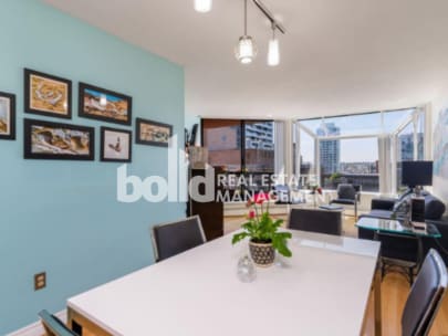 Photo - 950 Drake St