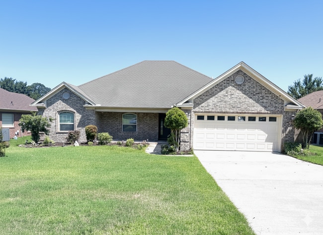 Building Photo - 1808 Airborn Dr