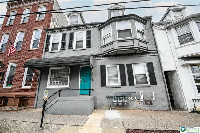 Building Photo - 459 Linden St Unit 2-A Rental