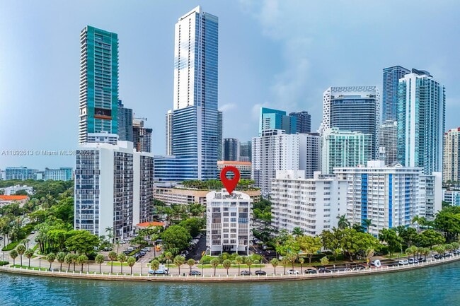 Building Photo - 1440 Brickell Bay Dr Unit 307