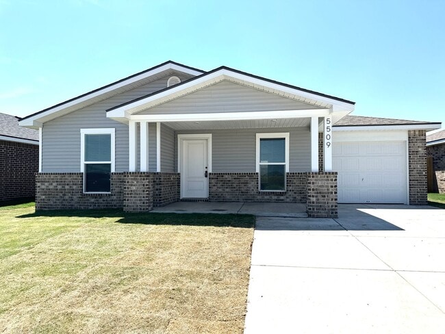 Charming Home in North Lubbock! - Charming Home in North Lubbock!