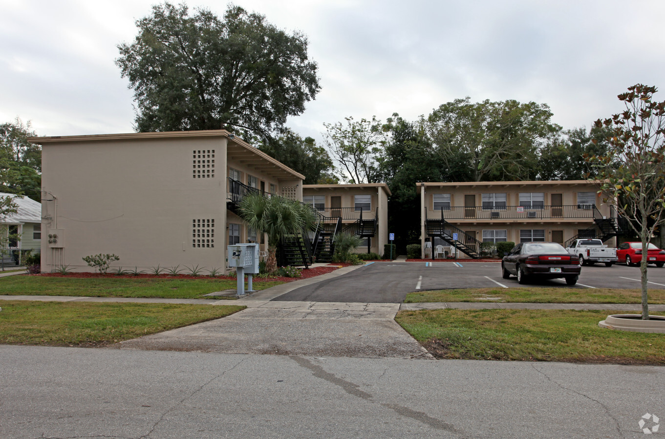 Photo - Jefferson Court Apartments