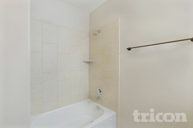 Photo - 2108 Barrow St