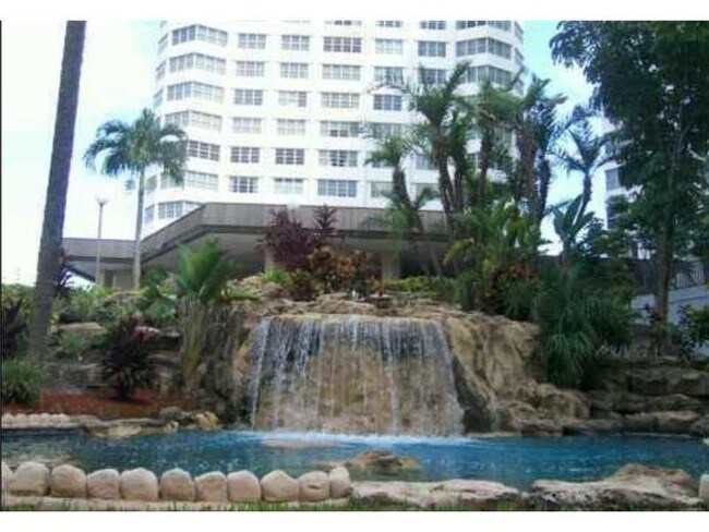 Photo - 999 Brickell Bay Dr