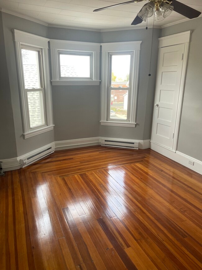 Photo - 715 Grattan St Unit 3rd floor right