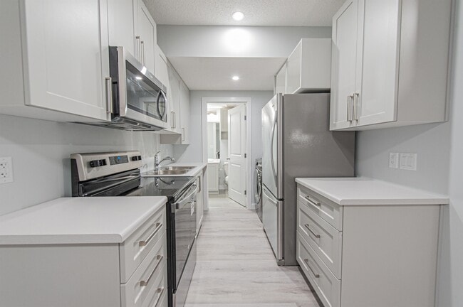 Building Photo - 1443 Cherniak Way SW