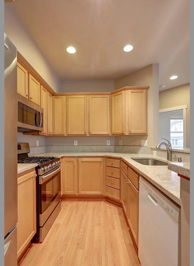 Photo - 1601 NE Katsura St Unit 203