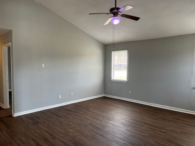 Photo - 300 Carriage Ln Unit A